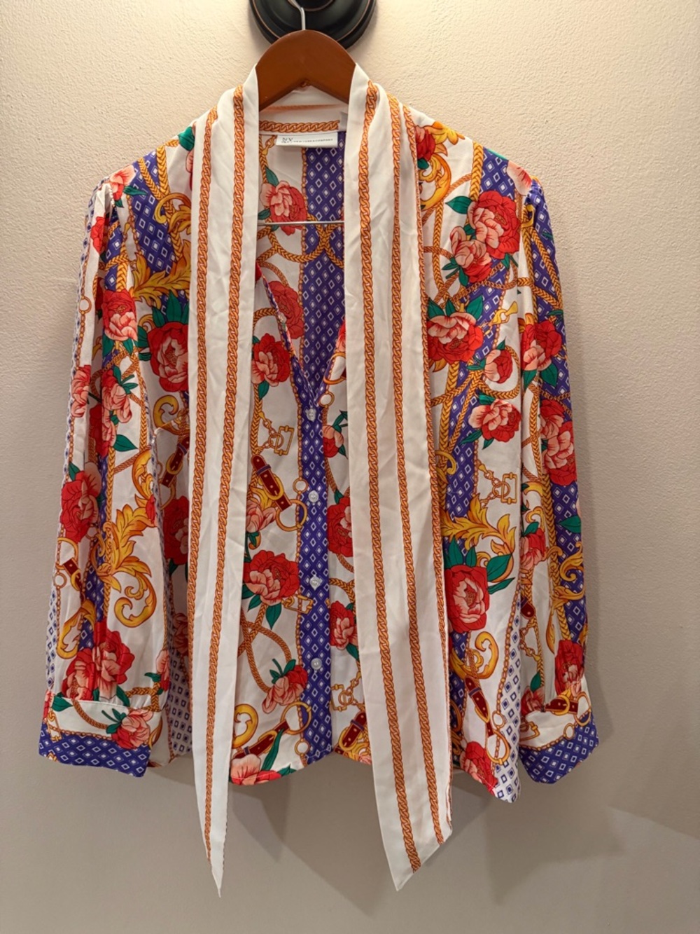 New‎ York & Company Baroque Floral Chain Print Tie Neck Blouse White Large 1332